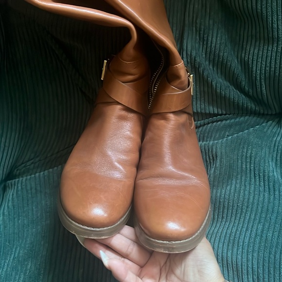 Michael Kors Bryce Tall boot, size 6M. - Picture 9 of 11